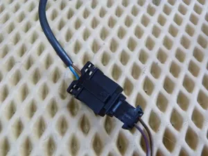 Активатор замка крышки бензобака VW Golf V 2003-2009 VW Golf VI 2009-2013 VW Scirocco 2008-2017 VW Tiguan 2007-2011 VW Tiguan 2011-2016 (5N0810773D) — фото 4