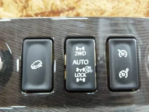 Блок кнопок Renault Koleos (HY) 2008-2016 (ПОМОЩИ ПРИ СПУСКЕ 25145JY00C КРУИЗ КОНТРОЛЯ 25340JY00A БЛОКИРОВКИ ДИФФЕРЕНЦИАЛА 25535JY00A) — фото 3