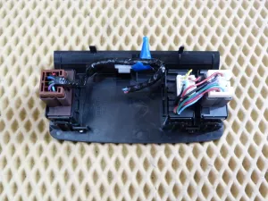 Блок кнопок Nissan Murano (Z51) 2008-2015 (БЛОКИРОВКИ ДИФФЕРЕНЦИАЛА 255351AA0B ОБОГРЕВА СИДЕНИЙ ЛЕВАЯ 255001AA1C ПРАВАЯ 255001AA0C) — фото 4