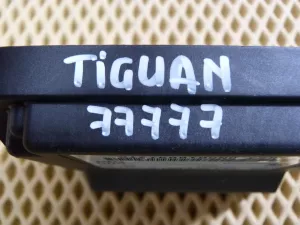 Блок управления парковочным тормозом VW Tiguan 2007-2011 VW Tiguan 2011-2016 (3AA907801E) — фото 4