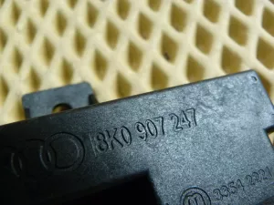 Антенна Audi A4 [B8] 2007-2015 Audi A5/S5 [8F] Cabrio 2010-2016 Audi A6 [C7,4G] 2011-2018 Audi A7 (4G8) 2011-2018 (ДОСТУПА И ПУСКА ДВИГАТЕЛЯ 8K0907247) — фото 4
