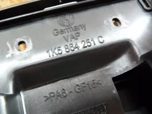 Подлокотник VW Scirocco 2008-2017 (1K0864207E 1K0863323Q 5N0035341H 5M0035724) — фото 19