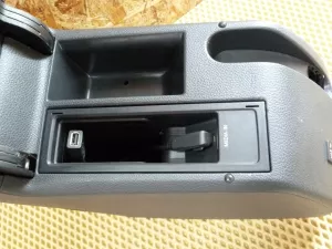 Подлокотник VW Scirocco 2008-2017 (1K0864207E 1K0863323Q 5N0035341H 5M0035724) — фото 5