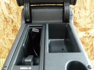 Подлокотник VW Scirocco 2008-2017 (1K0864207E 1K0863323Q 5N0035341H 5M0035724) — фото 7
