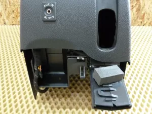 Подлокотник VW Scirocco 2008-2017 (1K0864207E 1K0863323Q 5N0035341H 5M0035724) — фото 16