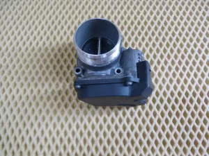 Заслонка дроссельная электрическая VW Tiguan 2007-2011 VW Tiguan 2011-2016 (06F133062Q) — фото 3