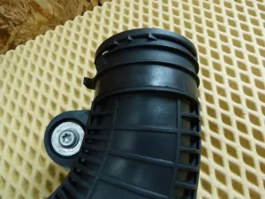 Патрубок интеркулера VW Tiguan 2007-2011 VW Tiguan 2011-2016 (1K0145840R 1K0145828F) — фото 4