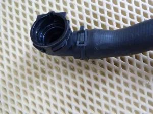 Патрубок радиатора VW Tiguan 2007-2011 VW Tiguan 2011-2016 (5N0122109H 3C0201293B 5N0122291 5N0122073P 06J121492C 1K0121070BD 06J133518F 3B0122291H 3B0122291B 1K0121109AL 5N0122101AH 5N0122157AG 4F0122293C 5N0122291C 5N0122051AF)  — фото 19