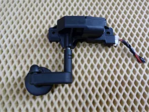 Моторчик открывания кузовного стекла Infiniti QX56 (JA60) 2004-2009 Nissan Armada 2004-2016 (83500ZM00A) — фото 1