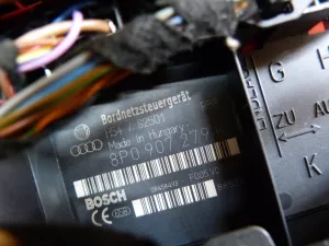 Блок электронный Audi A3 [8P1] 2003-2013 Audi A3 [8PA] Sportback 2004-2013 Audi R8 2007-2015 Audi TT(8J) 2006-2015 (УПРАВЛЕНИЯ БОРТОВОЙ СЕТИ 8P0907279K) — фото 7