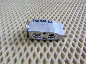 Клапан кондиционера Nissan Teana J32 2008-2013 (922004M405) — фото 1