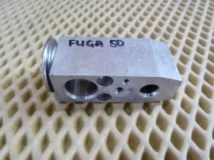 Клапан кондиционера Nissan Fuga PY50 2004-2009 (922006N205) — фото 1