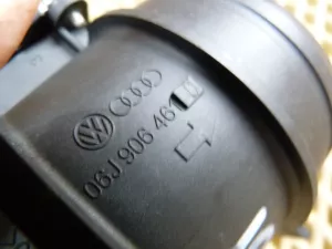 Датчик массового расхода воздуха VW Tiguan 2007-2016 (06J906461D) — фото 6