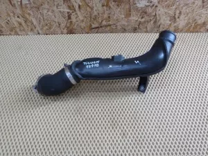 Патрубок интеркулера VW Tiguan 2007-2011 VW Tiguan 2011-2016 (1K0145770N 1K0145838AG) — фото 1