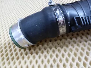 Патрубок интеркулера VW Tiguan 2007-2011 VW Tiguan 2011-2016 (1K0145840R 1K0145828F) — фото 2
