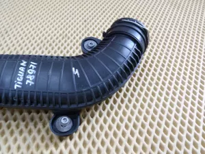Патрубок интеркулера VW Tiguan 2007-2011 VW Tiguan 2011-2016 (1K0145840R 1K0145828F) — фото 3