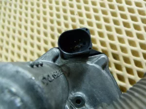Заслонка дроссельная электрическая VW Tiguan 2007-2011 VW Tiguan 2011-2016 (06F133062J) — фото 6