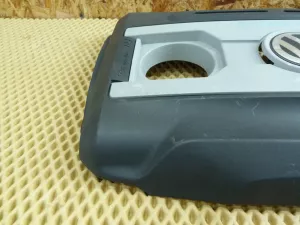 Накладка декоративная VW Golf VI 2009-2013 VW Passat [B7] 2011-2015 VW Passat CC 2008-2017 VW Scirocco 2008-2017 VW Tiguan 2007-2011 VW Tiguan 2011-2016 (НА ДВИГАТЕЛЬ TSI 06J103925BG) — фото 3