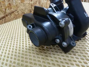 Насос водяной (помпа) VW Tiguan 2007-2011 VW Tiguan 2011-2016 (В СБОРЕ С КОРПУСОМ И ТЕРМОСТАТОМ 06H121026BA) — фото 5