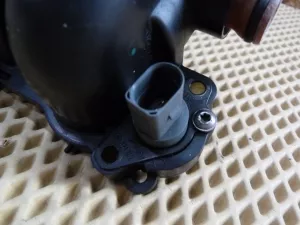 Насос водяной (помпа) VW Tiguan 2007-2011 VW Tiguan 2011-2016 (В СБОРЕ С КОРПУСОМ И ТЕРМОСТАТОМ 06H121026BA) — фото 6