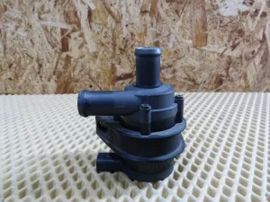 Насос (помпа) электрический VW Tiguan 2007-2011 VW Tiguan 2011-2016 (1K0965561J) — фото 1