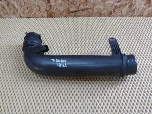 Патрубок интеркулера VW Tiguan 2007-2011 VW Tiguan 2011-2016 (1K0129654AP 1K0129627C) — фото 1