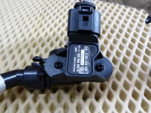 Датчик абсолютного давления VW Tiguan 2007-2011 VW Tiguan 2011-2016 (1K0906207A 1K0612071AJ) — фото 5