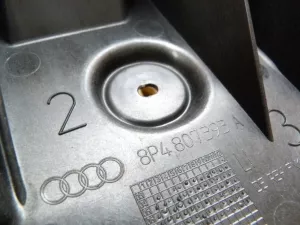 Направляющая заднего бампера Audi A3 [8PA] Sportback 2004-2013 (8P4807394A 8P4807393A) — фото 20