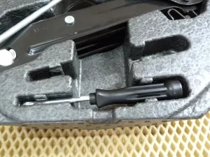 Домкрат Audi A3 [8PA] Sportback 2004-2013 (С КОМПЛЕКТОМ ИНСТРУМЕНТА 1K0012115F 8N0012285 8Z0012255 1K0011031P 1K0803899B 8N0012219 8K0860251) — фото 25