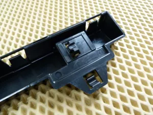 Кронштейн накладки на порог BMW 1-serie F20/F21 2011-2019 (51777264359 51777240914 51777264360 51777240916 51777240915 51777240913) — фото 10
