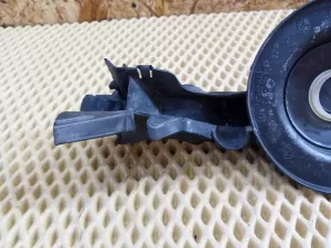 Уплотнитель капота BMW 1-serie F20/F21 2011-2019 (51767307863 51767307864) — фото 13