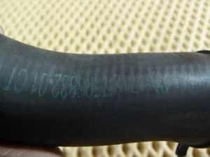 Патрубок радиатора BMW 1-serie F20/F21 2011-2019 (17127596833 17127596834 17127596832 17127600554 17127596835 11537600594 64219223587 13537603077 11537600586) — фото 11