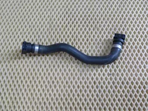 Патрубок радиатора BMW 1-serie F20/F21 2011-2019 (17127596833 17127596834 17127596832 17127600554 17127596835 11537600594 64219223587 13537603077 11537600586) — фото 47