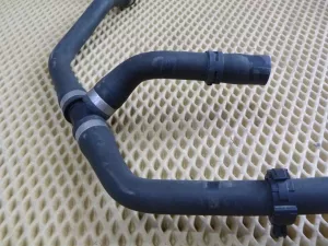 Патрубок радиатора BMW 1-serie F20/F21 2011-2019 (17127596833 17127596834 17127596832 17127600554 17127596835 11537600594 64219223587 13537603077 11537600586) — фото 26