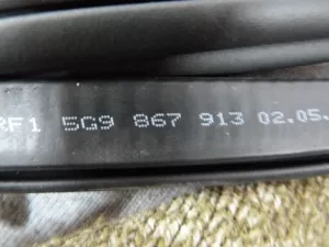 Уплотнитель двери VW Golf VII 2012-2020 (5G4867912 5G4867914 5G4867911 5G4867913 5G9827705A) — фото 6