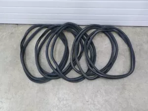Уплотнитель двери VW Golf VII 2012-2020 (5G4867912 5G4867914 5G4867911 5G4867913 5G9827705A) — фото 1