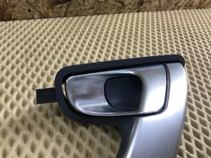 Ручка внутренняя двери задней левая Nissan Primera P12E 2002-2007 (80671BA200) — фото 2