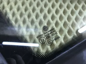 Стекло кузовное глухое правое VW Touran 2010-2016 (1T0845412B) — фото 13
