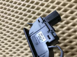 Кнопка стеклоподъемника VW Touran 2010-2016 (1T0959851A) — фото 8