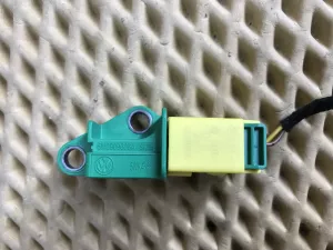 Датчик AIR BAG VW Touran 2010-2016 (5M0909606A) — фото 4