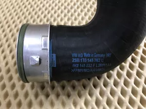 Патрубок интеркулера VW Touran 2010-2016 (1T0145840 1T0145762C 1K0145828C) — фото 12