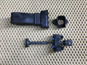Ограничитель двери передний правый Audi A4 [B8] 2007-2015 (8K0837249B 8K0837267B 8K0837923B) — фото 1