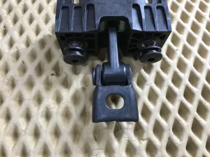 Ограничитель двери передний правый Audi A4 [B8] 2007-2015 (8K0837249B 8K0837267B 8K0837923B) — фото 3