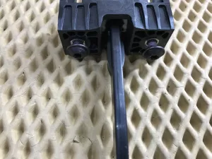 Ограничитель двери задний правый Audi A4 [B8] 2007-2015 (8K0839249B 8K0839267B 8K0839924B) — фото 3
