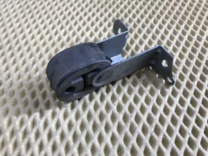 Кронштейн глушителя Audi A4 [B8] 2007-2015 (8K0253144E 8K0253144F 8K0253144M 8K0253144A) — фото 5