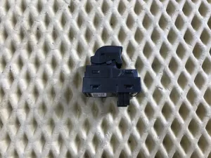 Кнопка стеклоподъемника BMW 2-Series 2-serie F45/F46 Tourer 2014-2022 (61319208107) — фото 2