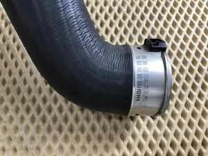 Патрубок интеркулера BMW 2-Series 2-serie F45/F46 Tourer 2014-2022 (11618511338) — фото 2