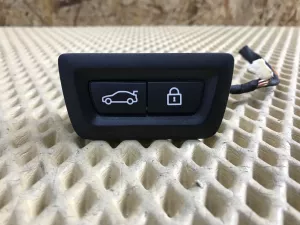 Кнопка открывания багажника BMW 2-Series 2-serie F45/F46 Tourer 2014-2022 (61319275121) — фото 1