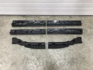 Кронштейн накладки на порог наружный BMW 2-Series 2-serie F45/F46 Tourer 2014-2022 (51777301939 51777301940 51777301941 51777301942 51777301943 51777301944) — фото 1