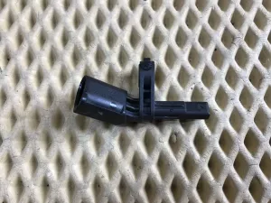 Датчик ABS задний правый VW Tiguan 2007-2011 VW Tiguan 2011-2016 (7H0927804) — фото 2